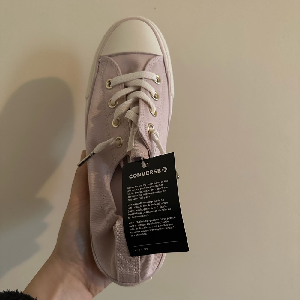 Never worn with tags dusty rose Converse